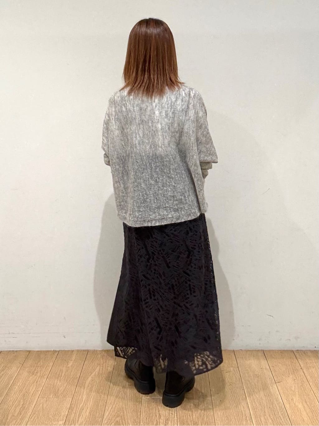 mikkoさんの「INDIVI｜【キッドモヘヤ素材】ラウンドヘムニット」を使ったコーディネート