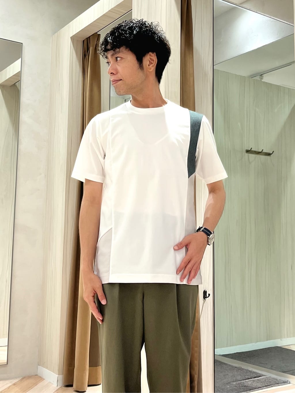 URAさんの「TAKEO KIKUCHI｜【COOL CITY WEAR】籠目アート柄 サッカーシャツ /通気性」を使ったコーディネート