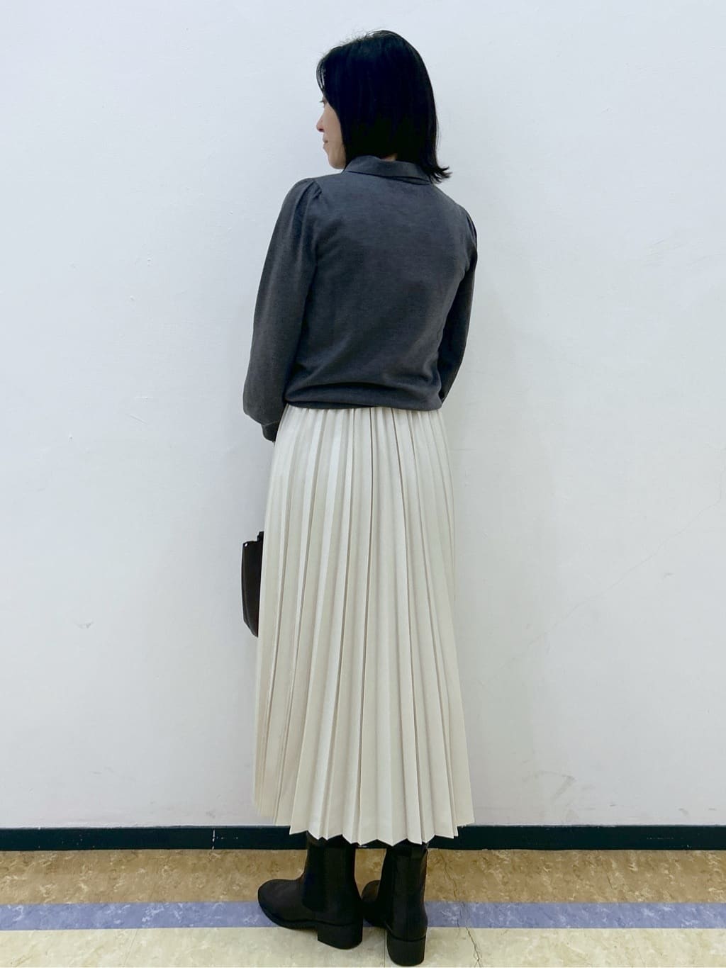 su.さんの「index｜ゴールドパーツ付きボウタイニット【洗濯機OK】《10col／XS～LL》」を使ったコーディネート
