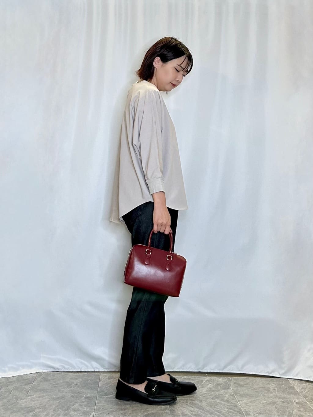 ネリさんの「SHOO･LA･RUE｜【高レビュー/SS-LL/美脚シルエット】自然に体型カバー イージーデニム テーパードパンツ」を使ったコーディネート