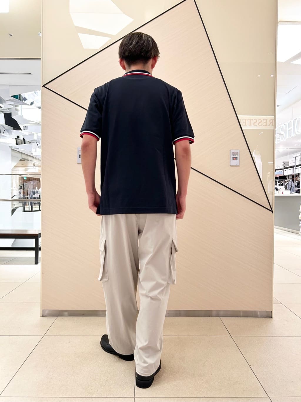 千葉亮太さんの「DRESSTERIOR｜◆【セットアップ可】2WAYストレッチ ワイドカーゴパンツ」を使ったコーディネート