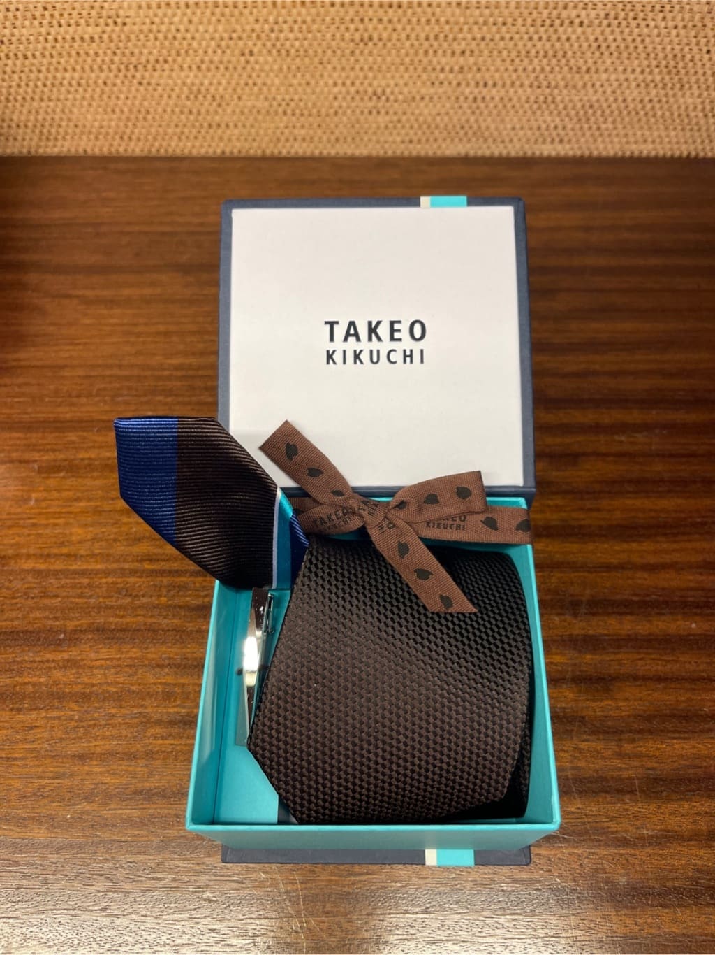 iwさんの「TAKEO KIKUCHI｜【BOXセット】ベーシック メランジ ネクタイ＆タイバー」を使ったコーディネート