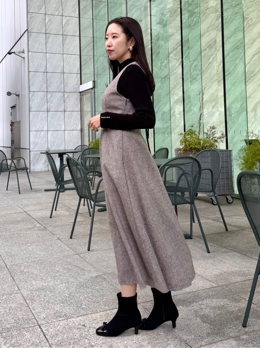 teiさんの「Couture brooch｜【多機能・フェミニン】パール調リブニット」を使ったコーディネート