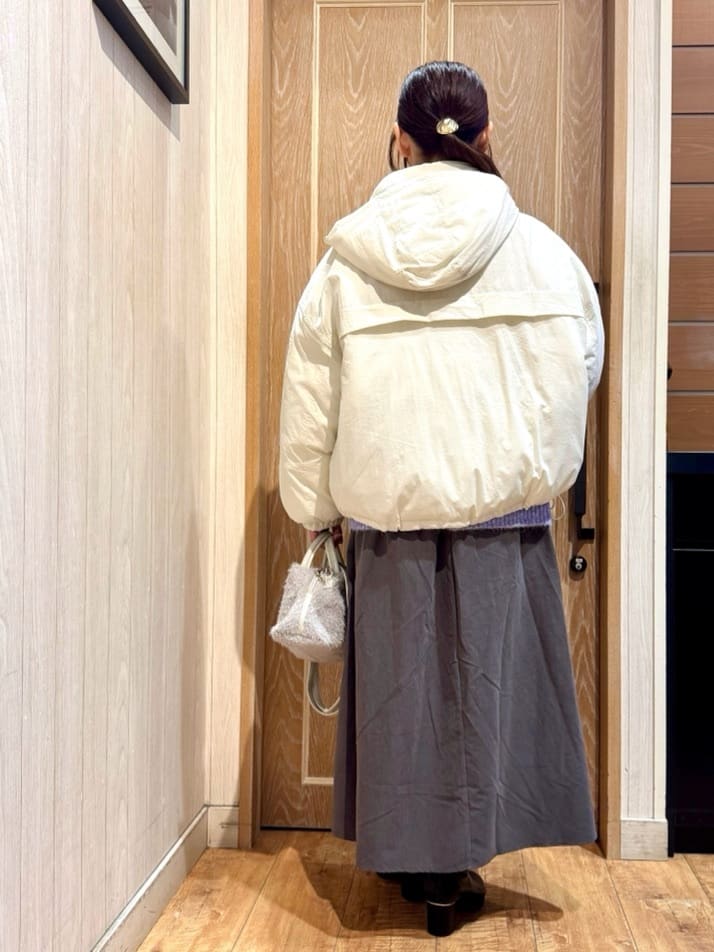 KAORIさんの「SHOO･LA･RUE｜【撥水/あったか】たっぷり着られる 中綿モンスターショートコート」を使ったコーディネート