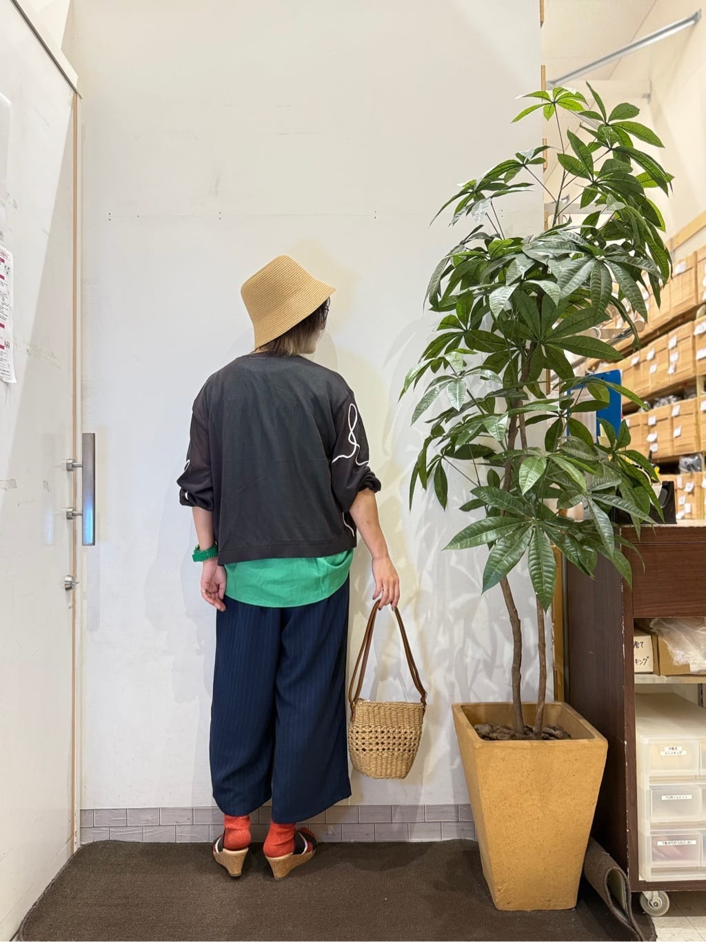 misakiさんの「SHOO･LA･RUE｜【S-LL/洗濯後しわになりにくい】上品にきれい見え スラブギャザーブラウス」を使ったコーディネート
