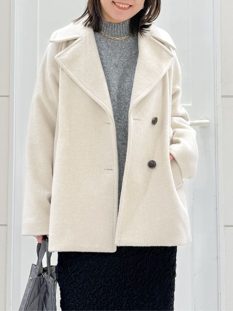 yuka.aさんの「OPAQUE.CLIP｜カシミヤブレンドウールミドルピーコート」を使ったコーディネート