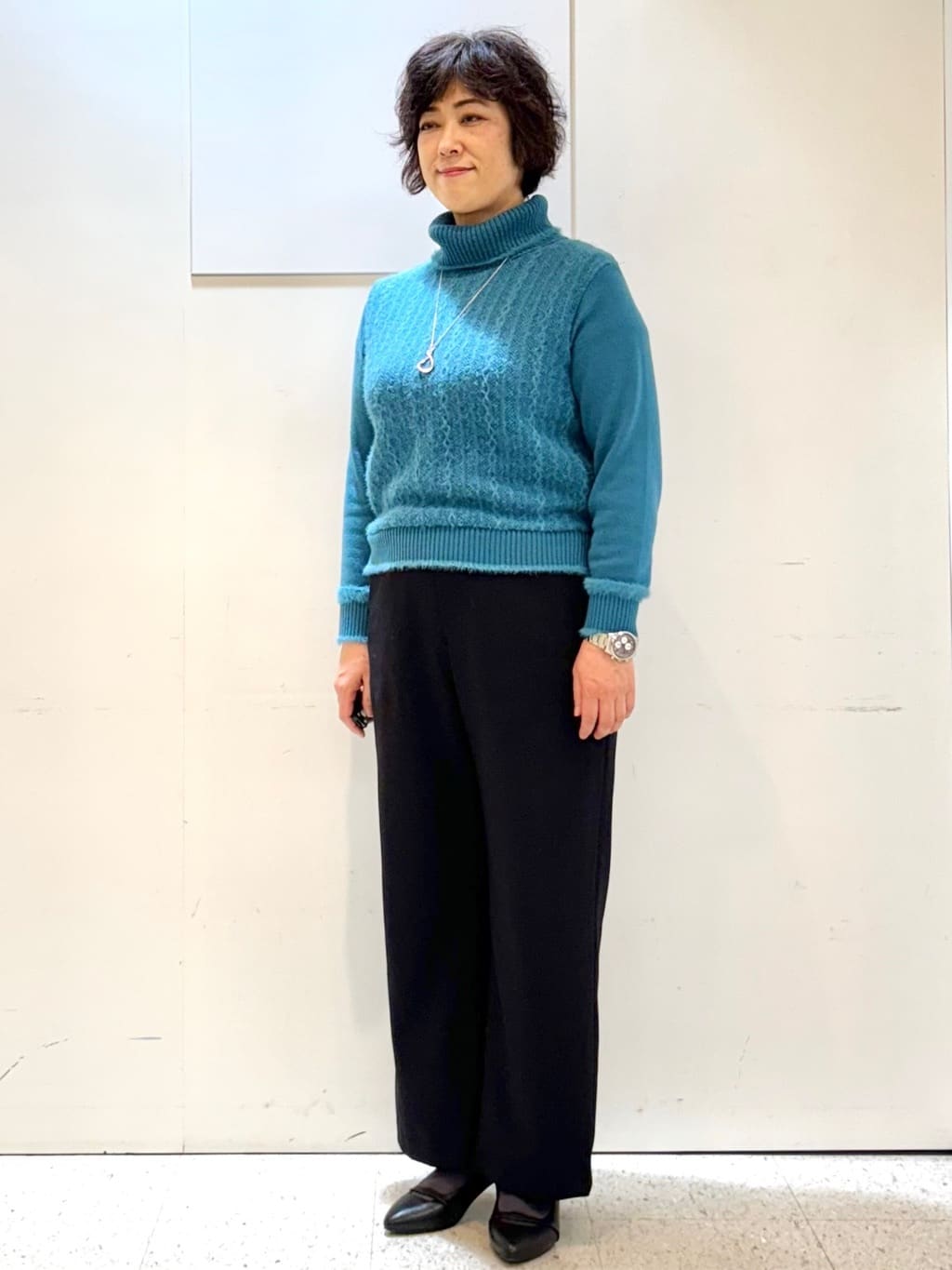 ヤスコさんの「Reflect｜【ほんのりラメ感◎】ふわふわフェザーヤーンハイネックニット」を使ったコーディネート