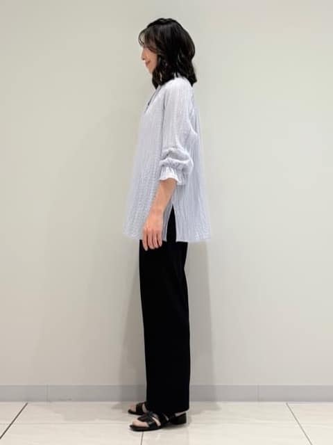 kayoさんの「INDIVI｜【洗える／シャーリング素材】ボリューム袖エアリーブラウス」を使ったコーディネート