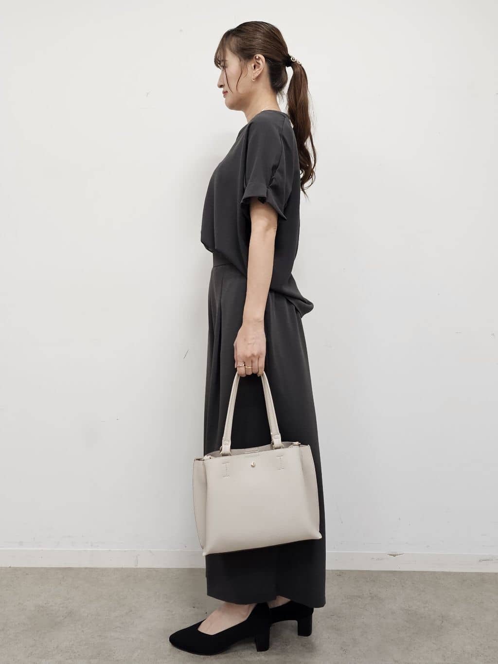 ゆゆさんの「SHOO･LA･RUE｜【S-LL/セットアップ可/ひんやり】きちんと見えで上品 お袖タック スキッパーブラウス」を使ったコーディネート