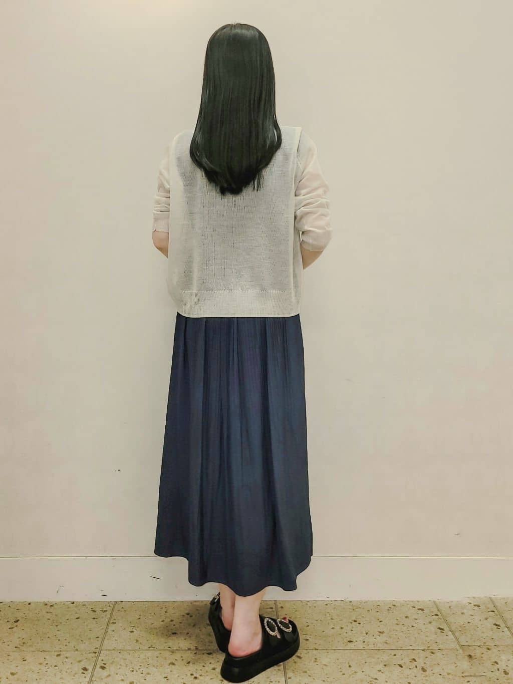 いずみさんの「grove｜【雑誌掲載】洗えるシアーカーディガン」を使ったコーディネート