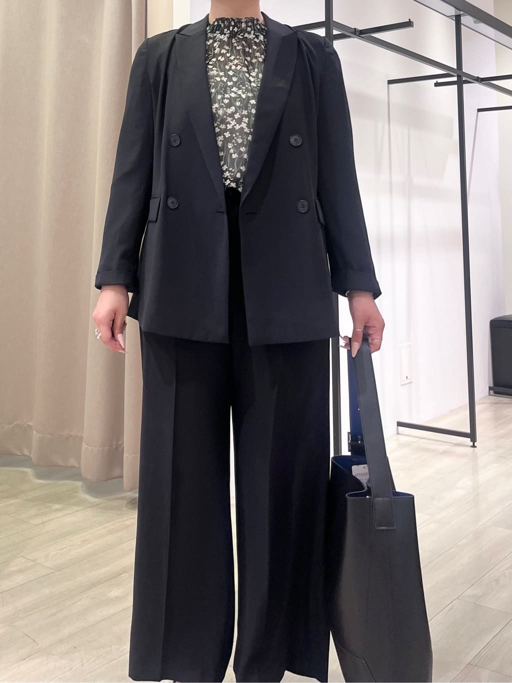hasuさんの「INDIVI｜【軽く羽織れる！】ダブルジャケット」を使ったコーディネート