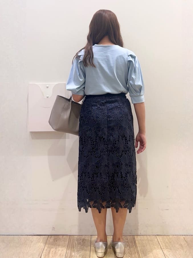 Ririさんの「index｜《5色展開》Vネックタックパフスリーブトップス【洗濯機洗い可／UVケア／接触冷感】」を使ったコーディネート
