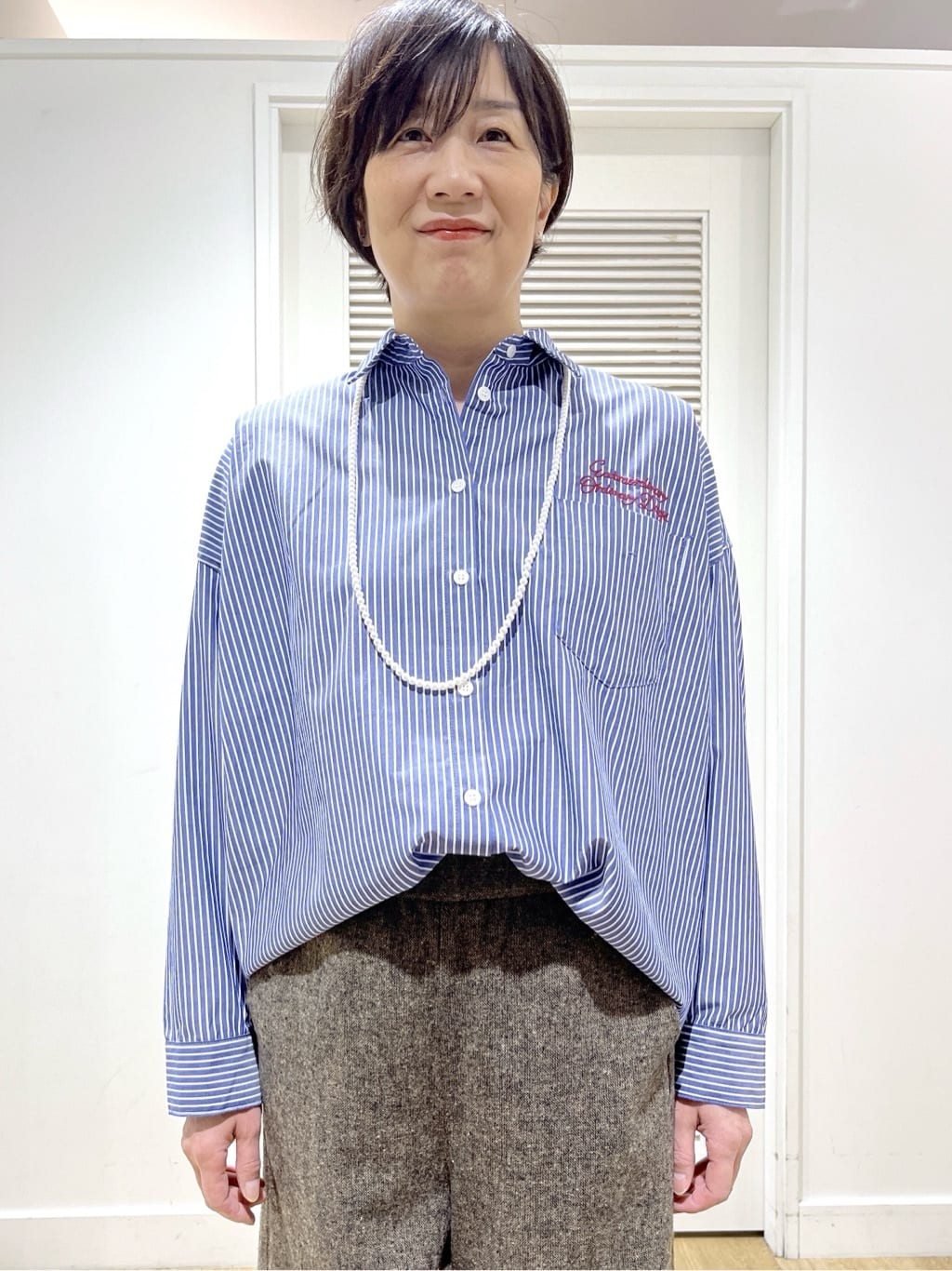 Miyazakiさんの「Dessin｜【洗える】刺繍ロゴ入りオーバーシャツ」を使ったコーディネート
