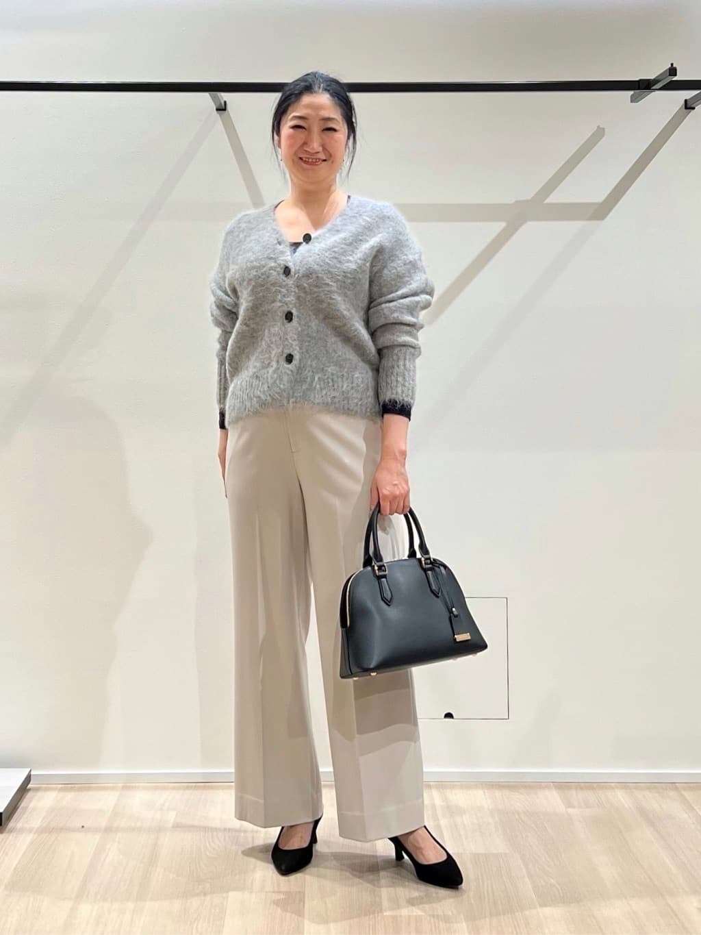 TOMOMIさんの「UNTITLED｜【ゆったり】アルパカ混シャギー カーディガン」を使ったコーディネート