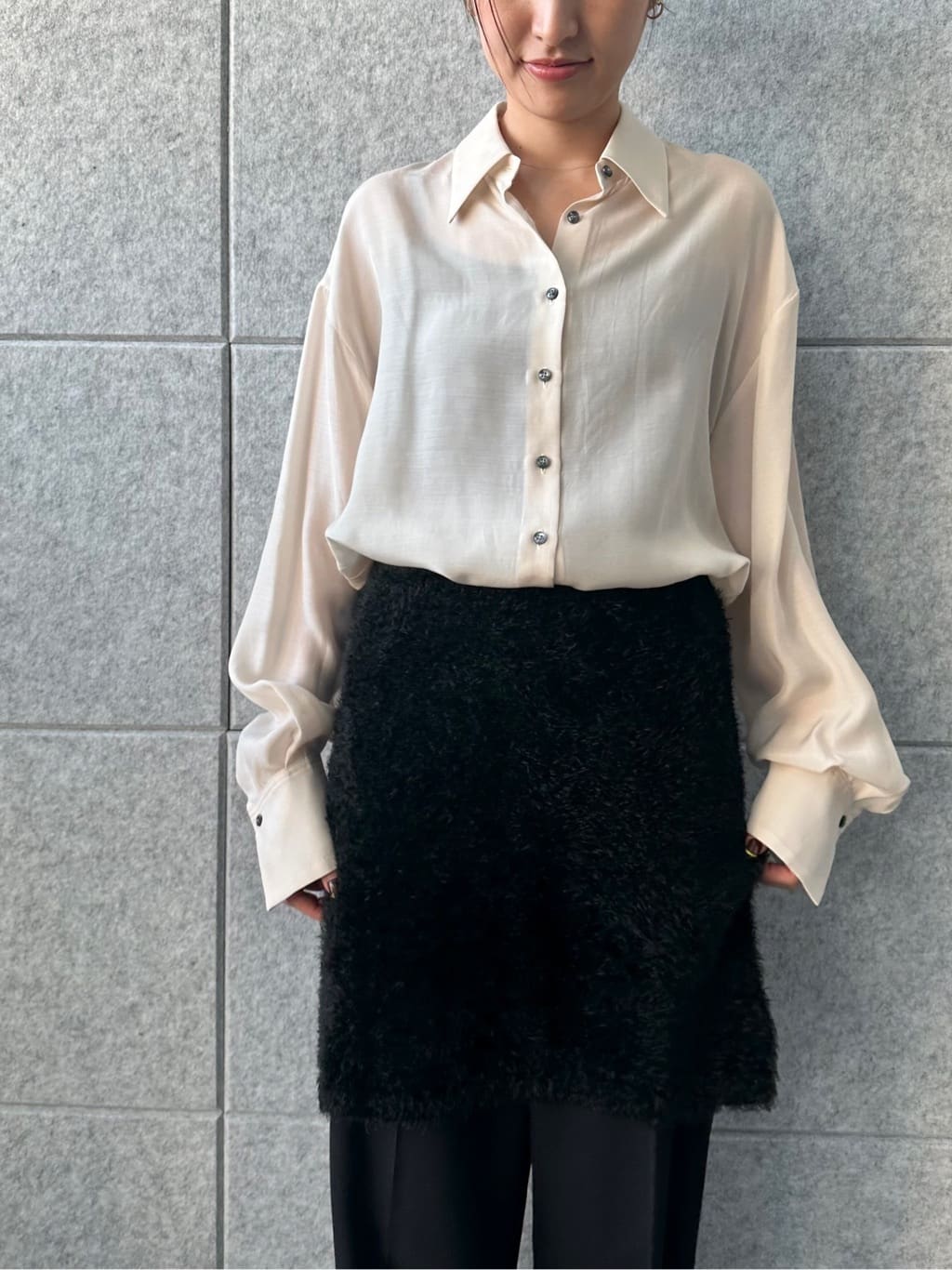 harunaさんの「CODE A｜feather mini skirt」を使ったコーディネート