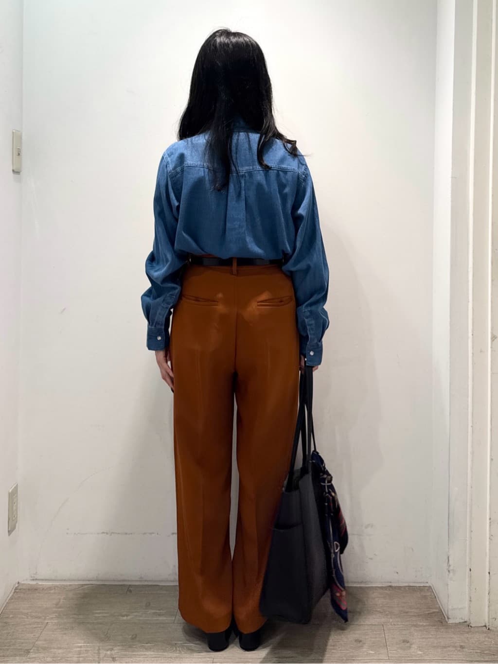 yuicciさんの「OPAQUE.CLIP｜【es】タックワイドストレートパンツ【洗濯機OK／防シワ／UVケア／接触冷感／吸水速乾】」を使ったコーディネート