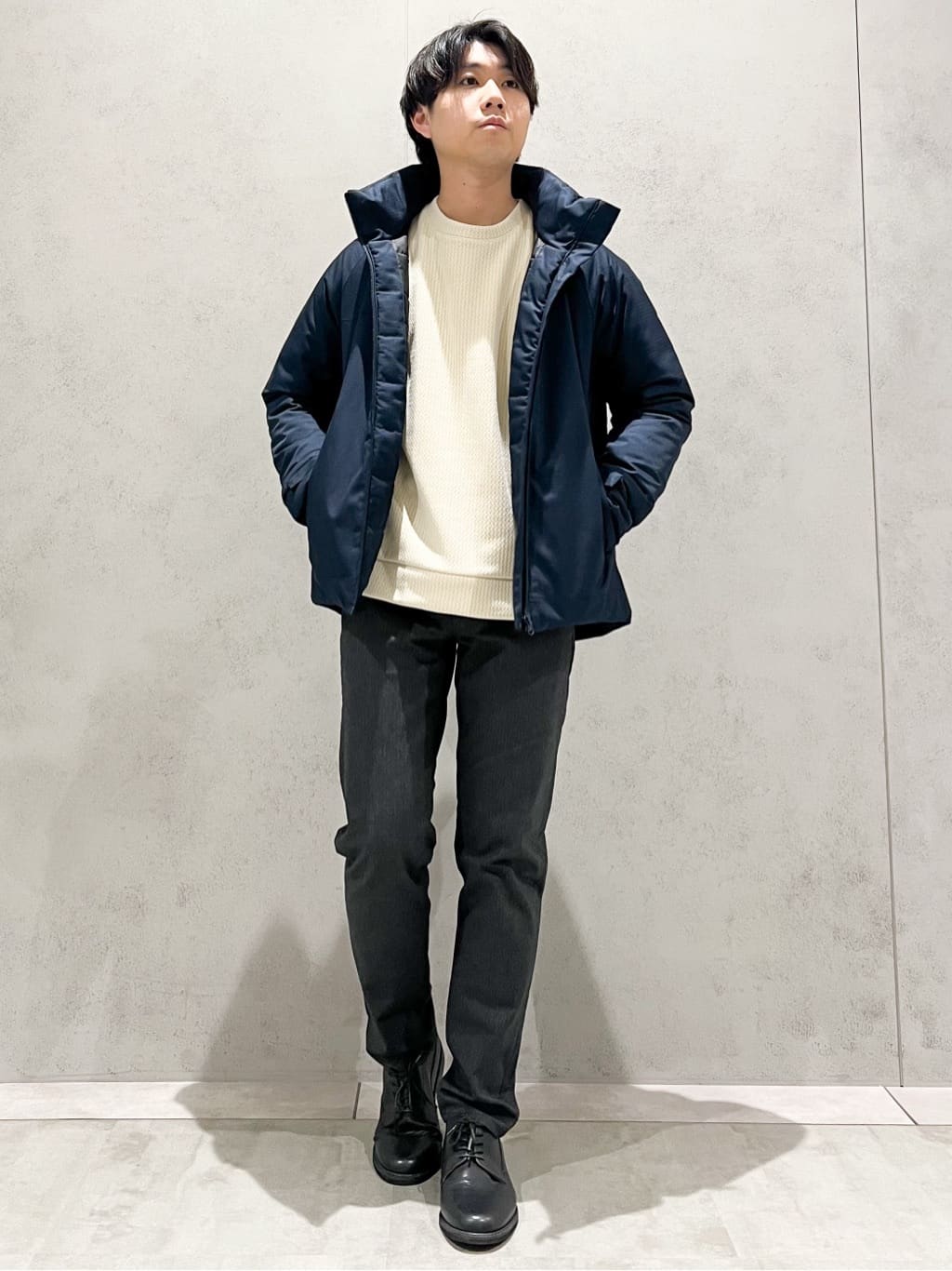 SHI-MAさんの「THE SHOP TK｜【オールシーズン穿ける！】7DAYSストレッチへリンボンパンツ　ON&hArr;OFF兼用」を使ったコーディネート