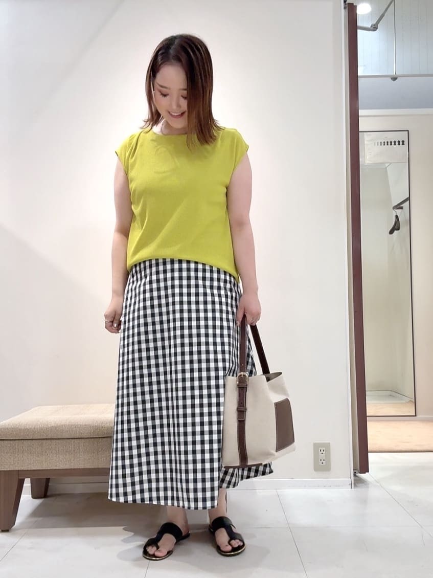 YUIさんの「UNTITLED｜【ジャージ素材】インナードッキングシアーカットソー」を使ったコーディネート