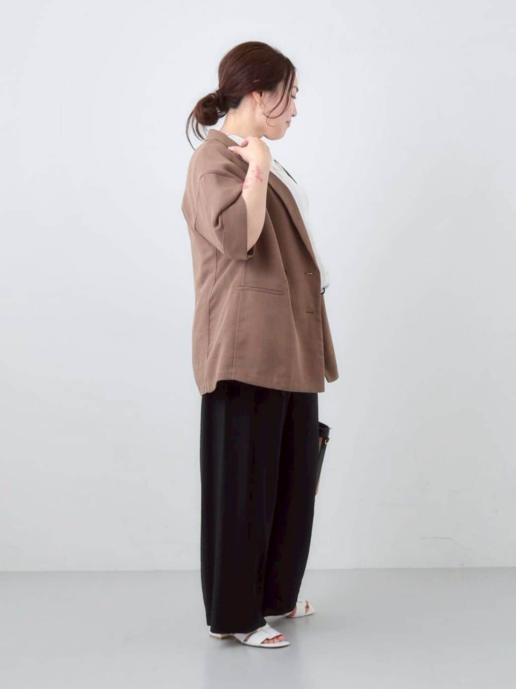 kaoさんの「INDIVI｜◆【洗える／メッシュ素材】リネンライク半袖ダブルジャケット」を使ったコーディネート