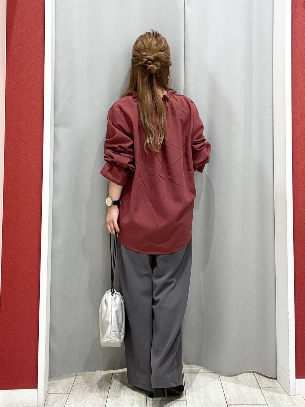 shioさんの「SHOO･LA･RUE｜【S-LL/ストレッチ】脚のラインを拾いにくい スマートワイドパンツ」を使ったコーディネート