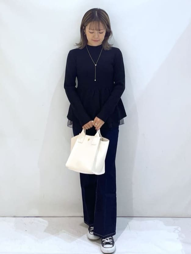 manaさんの「OPAQUE.CLIP｜《丈が選べる》ストレートデニムパンツ【洗濯機洗い可】」を使ったコーディネート