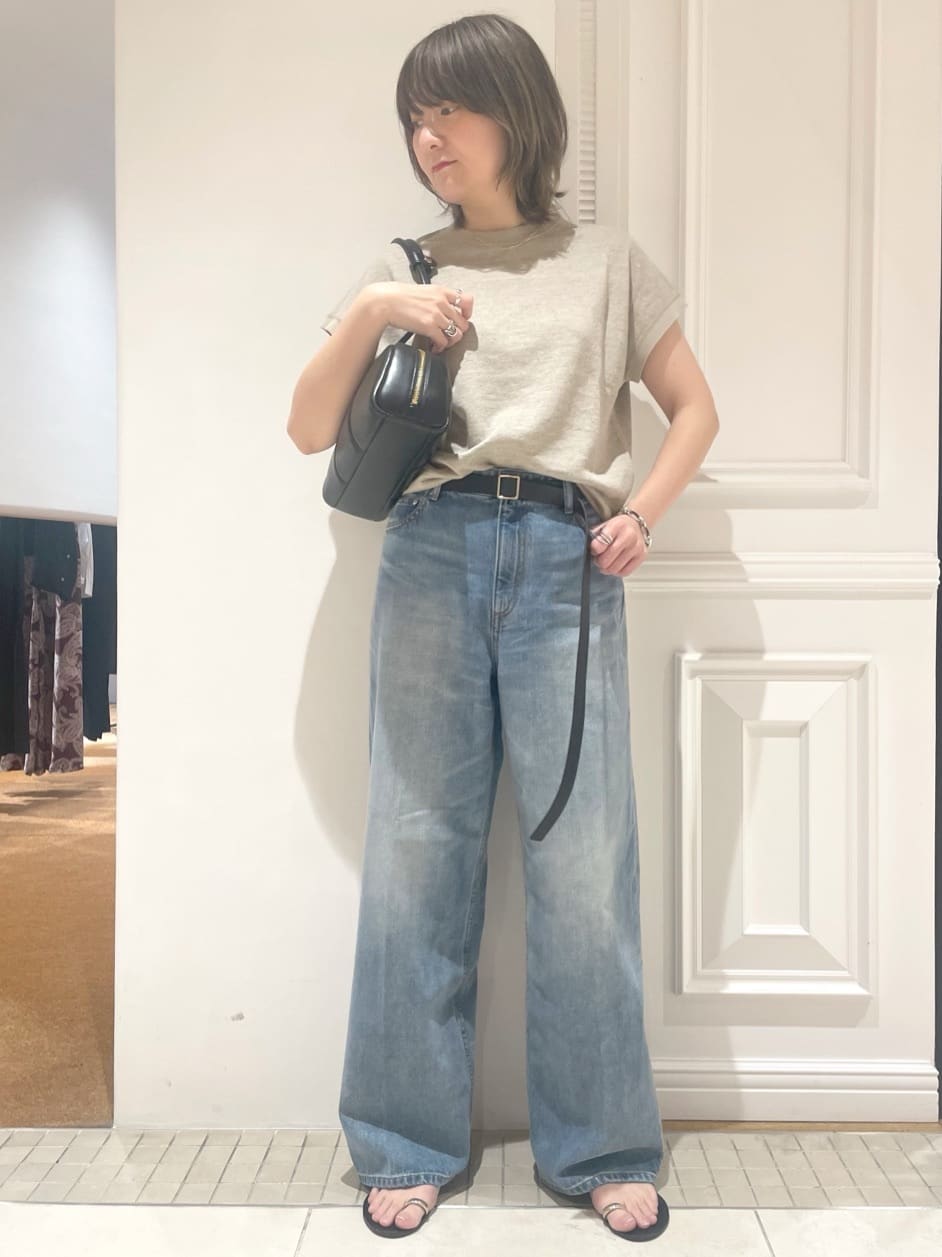 makiさんの「DRESSTERIOR｜ヴィンテージ加工ワイドデニムパンツ」を使ったコーディネート