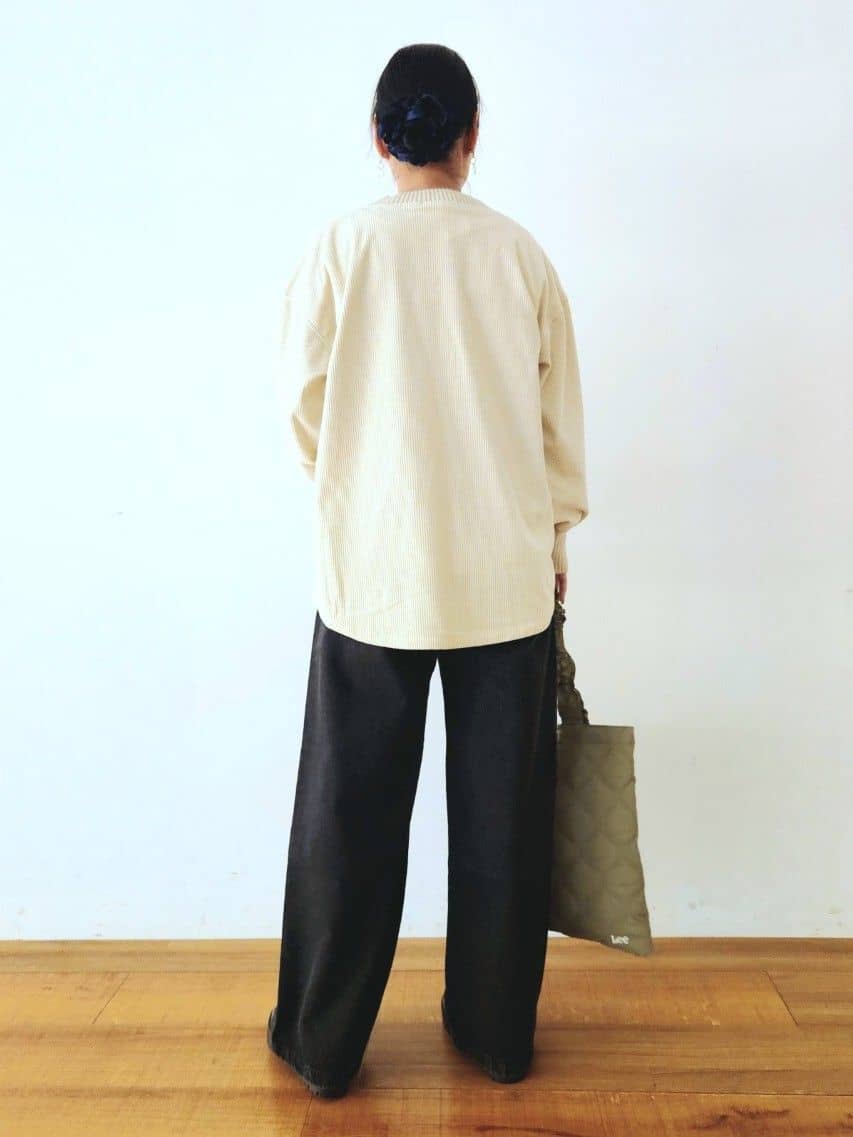 くまさんの「SHOO･LA･RUE｜グラフィックアソート ベーシックロンT」を使ったコーディネート