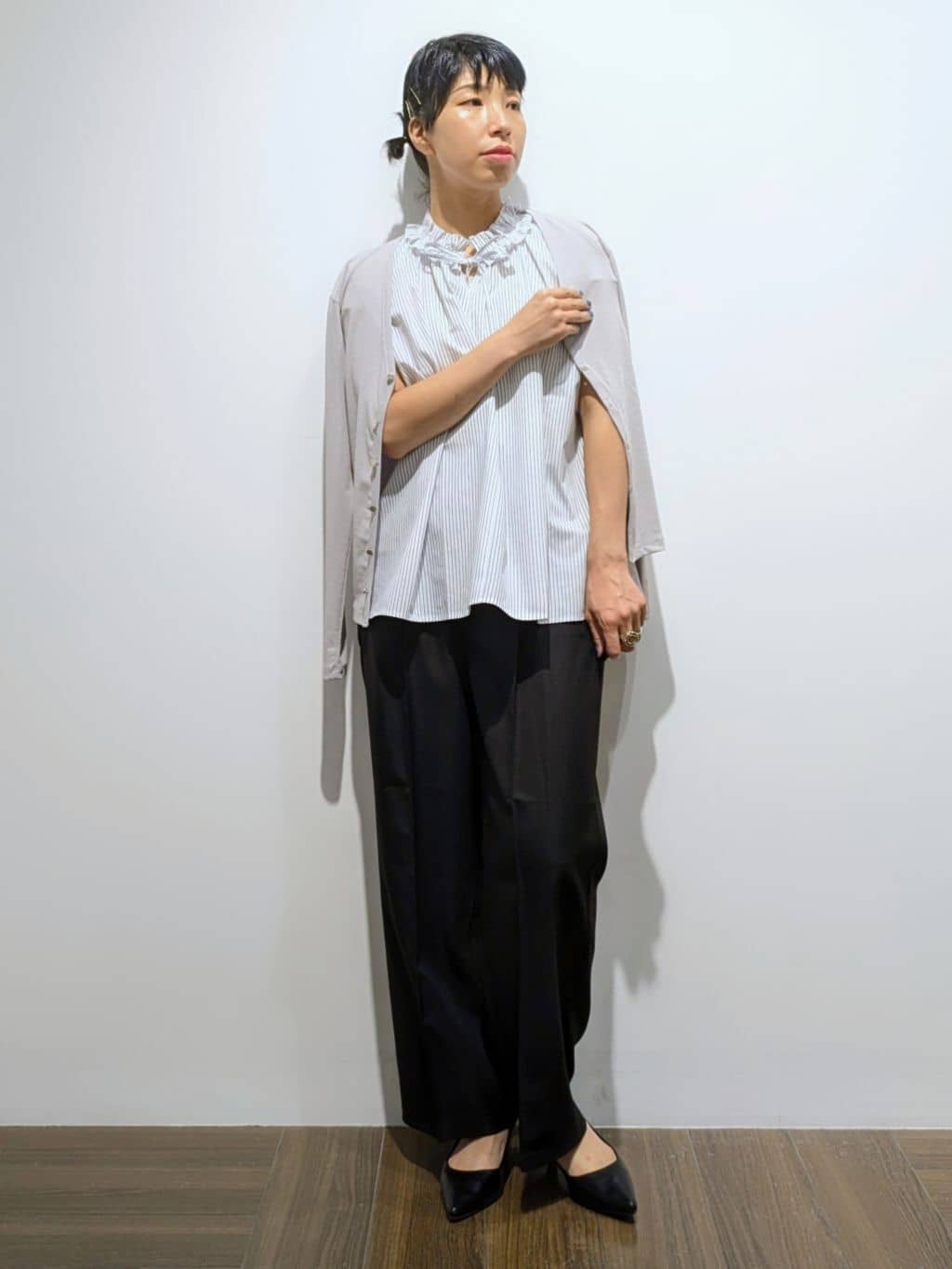 4410さんの「THE SHOP TK｜シアーフライスVカーデ」を使ったコーディネート