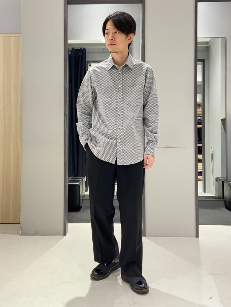 わいずみさんの「TAKEO KIKUCHI｜【多機能・軽量】シャドーライン リュック」を使ったコーディネート