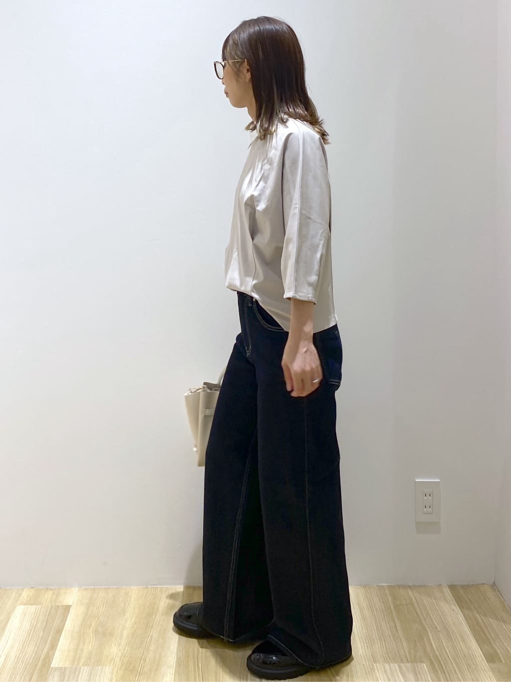 えりさんの「OPAQUE.CLIP｜襟付きドルマントップス【洗濯機OK】」を使ったコーディネート
