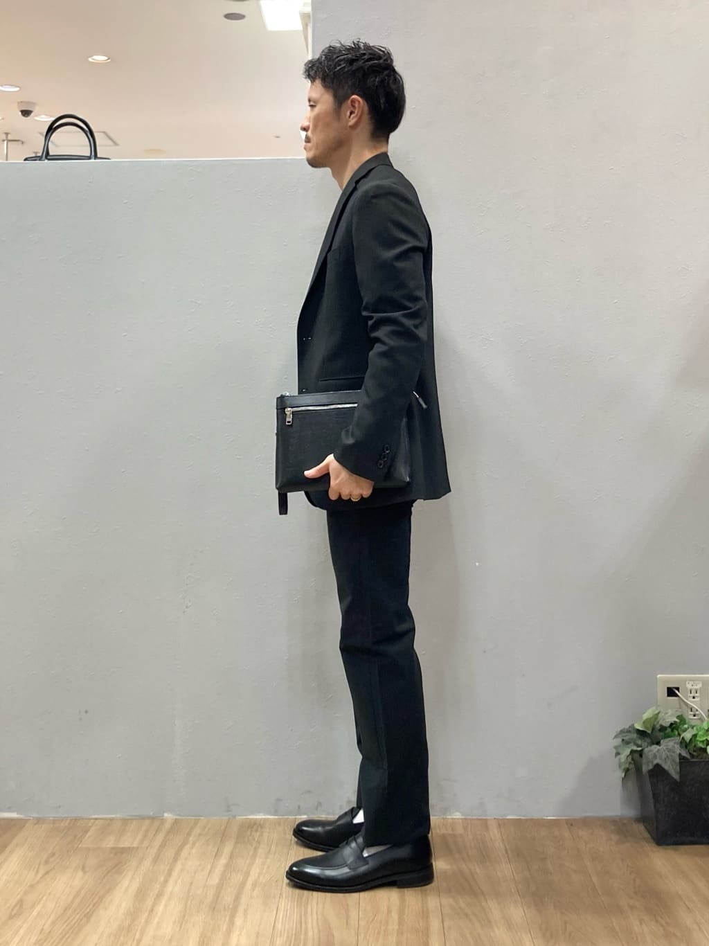 シュンさんの「TAKEO KIKUCHI｜【Made in JAPAN】播州織 ストレッチ パンツ」を使ったコーディネート