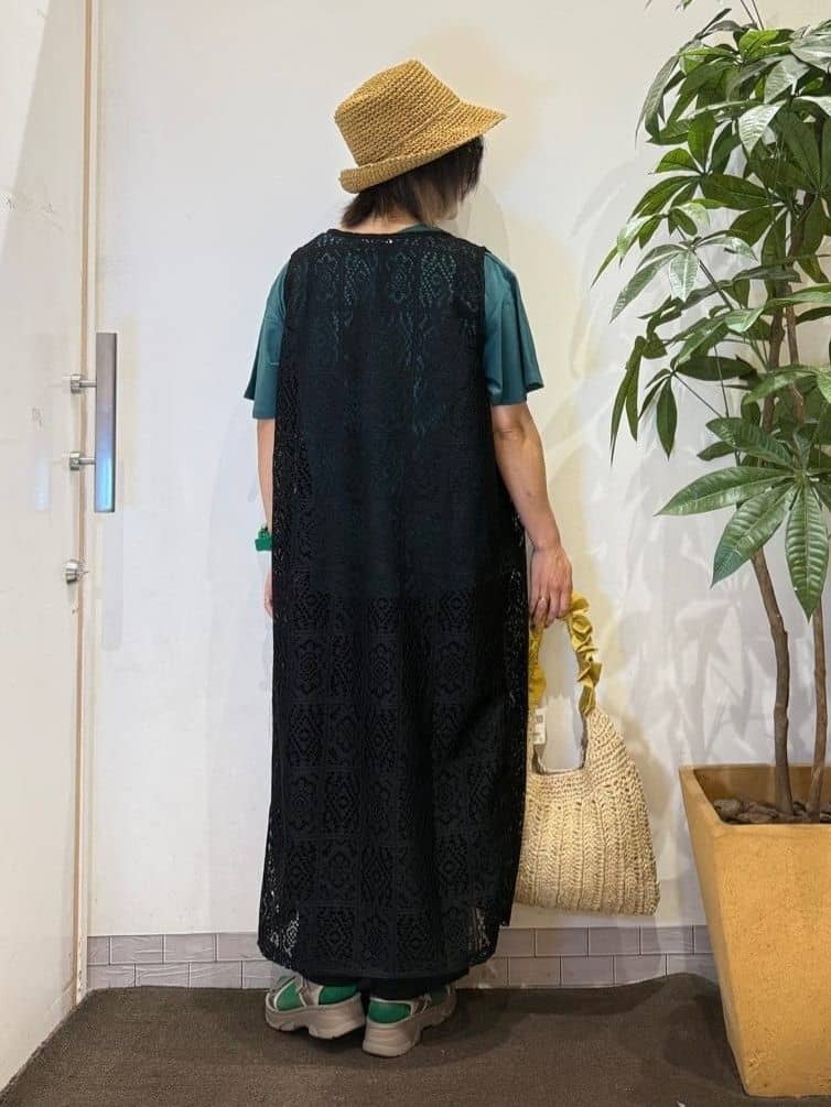 misakiさんの「SHOO･LA･RUE｜【S-LL】華やかさをプラスする 裾刺繍ストレートパンツ」を使ったコーディネート