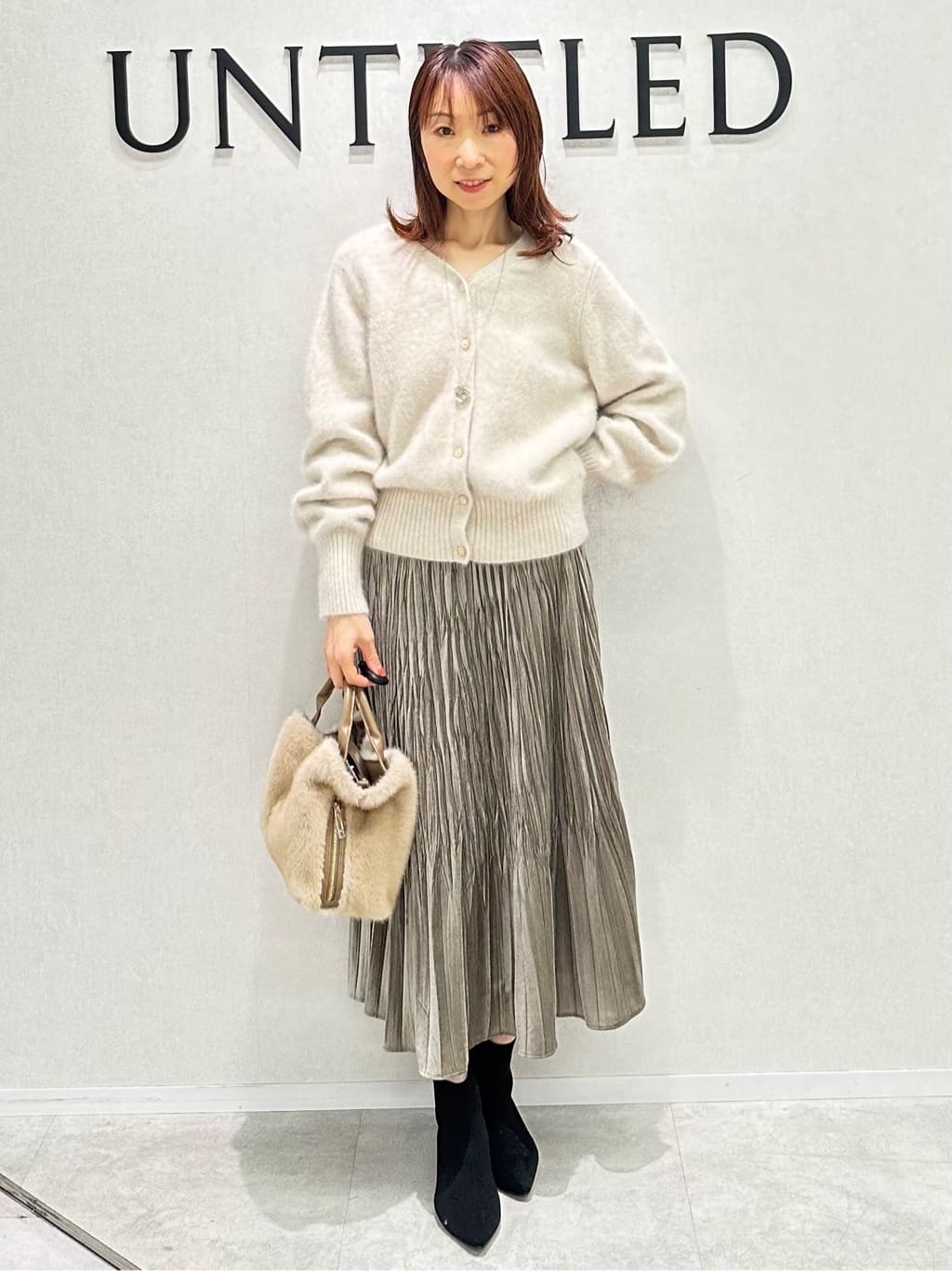 Miwaさんの「UNTITLED｜【ふわふわニット/前後2WAY】フォックスカシミヤカーディガン」を使ったコーディネート