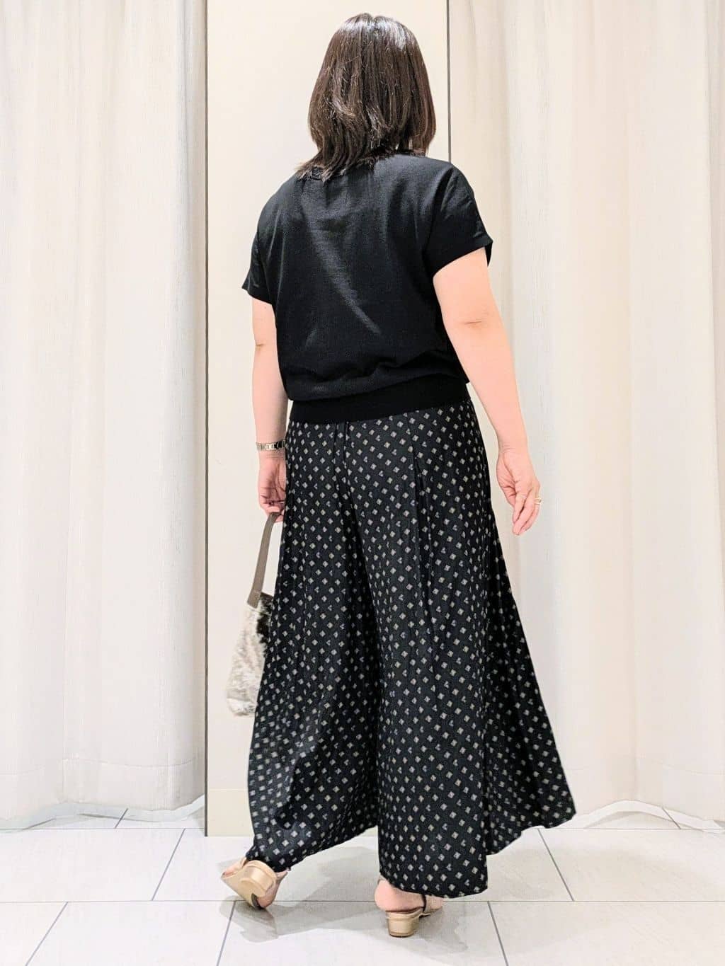 Onumaさんの「UNTITLED｜【セットアップ可/リラクシー/通勤】スクエアジオメ柄ブラウス」を使ったコーディネート