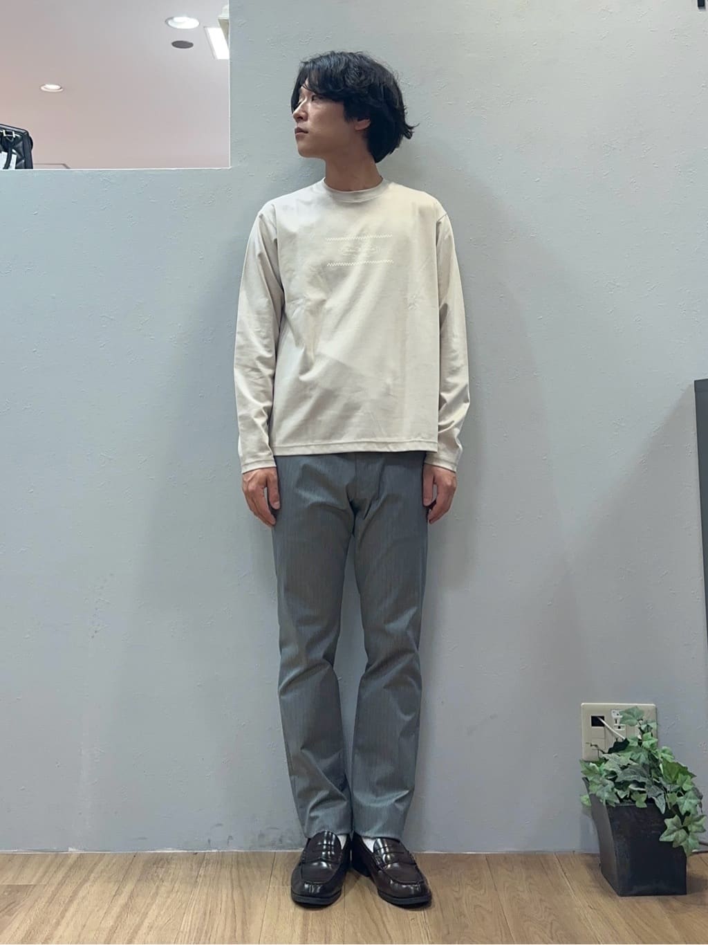 Uさんの「TAKEO KIKUCHI｜【全7サイズ&times;8色展開！】トップマルチヘリンボン パンツ」を使ったコーディネート