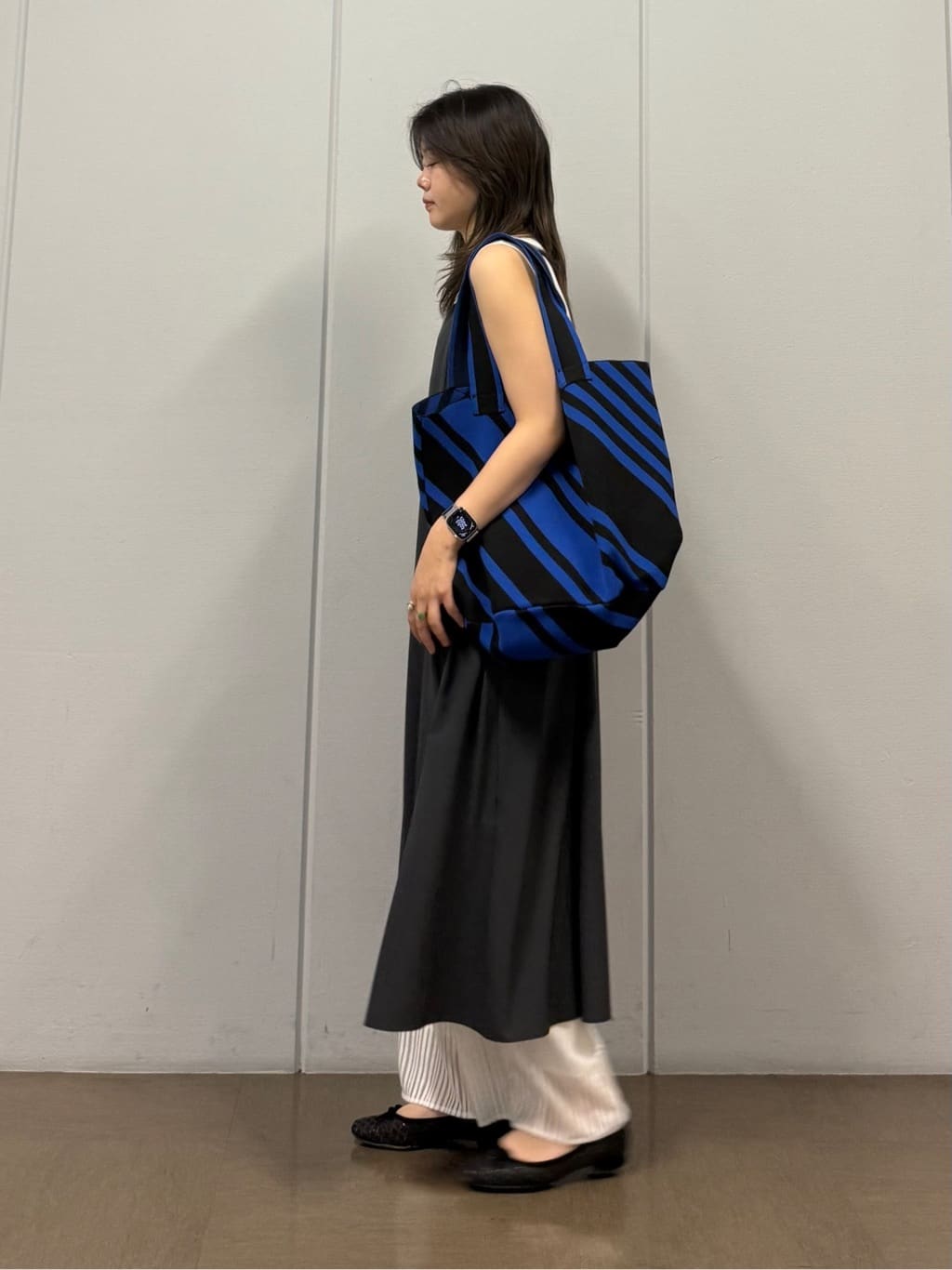 mizukiさんの「INDIVI｜【UVケア】エアリージョーゼット キャミワンピース」を使ったコーディネート