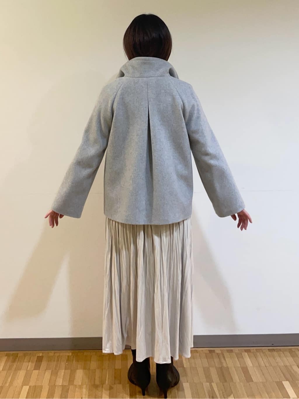 フナキさんの「UNTITLED｜トリプルワントップペンダント」を使ったコーディネート