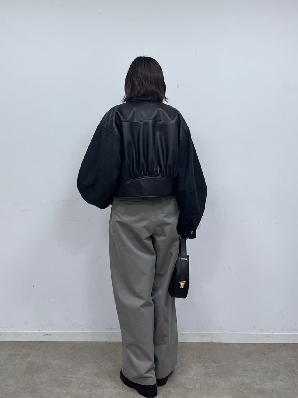 Harukaさんの「INDIVI｜チノシャンプレータックパンツ」を使ったコーディネート
