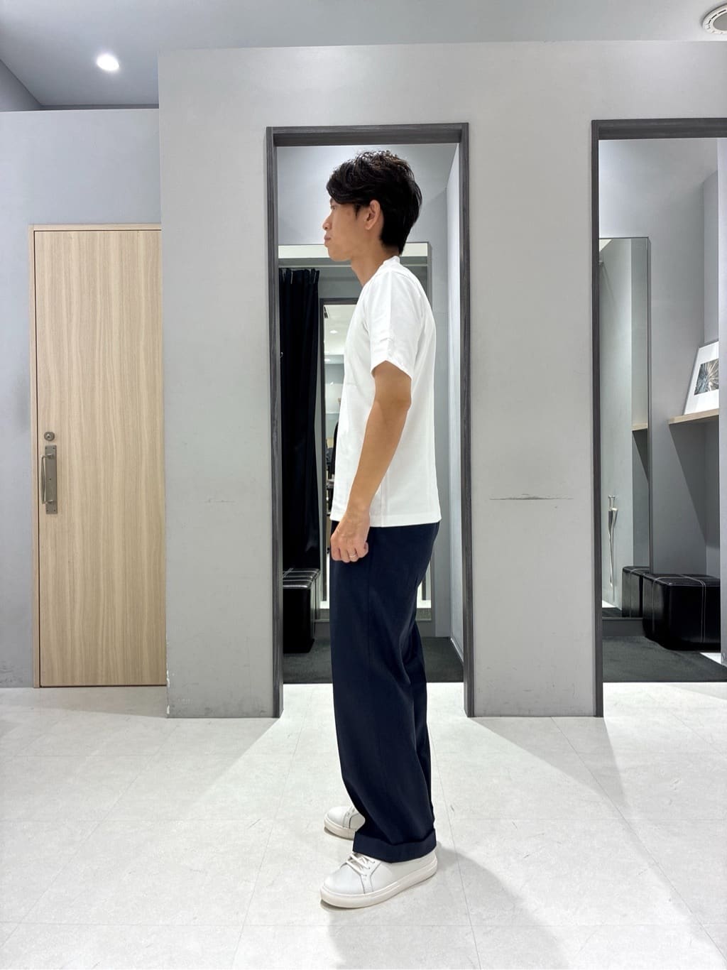 わいずみさんの「TAKEO KIKUCHI｜【多機能・軽量】シャドーライン リュック」を使ったコーディネート