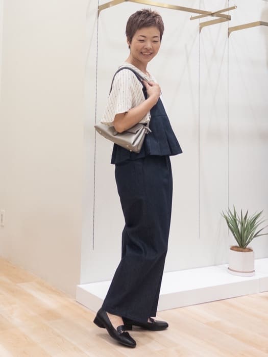 シュウコさんの「grove｜【2点SET/体型カバー】夏から秋まで着まわせる！プリーツビスチェセットアップ」を使ったコーディネート