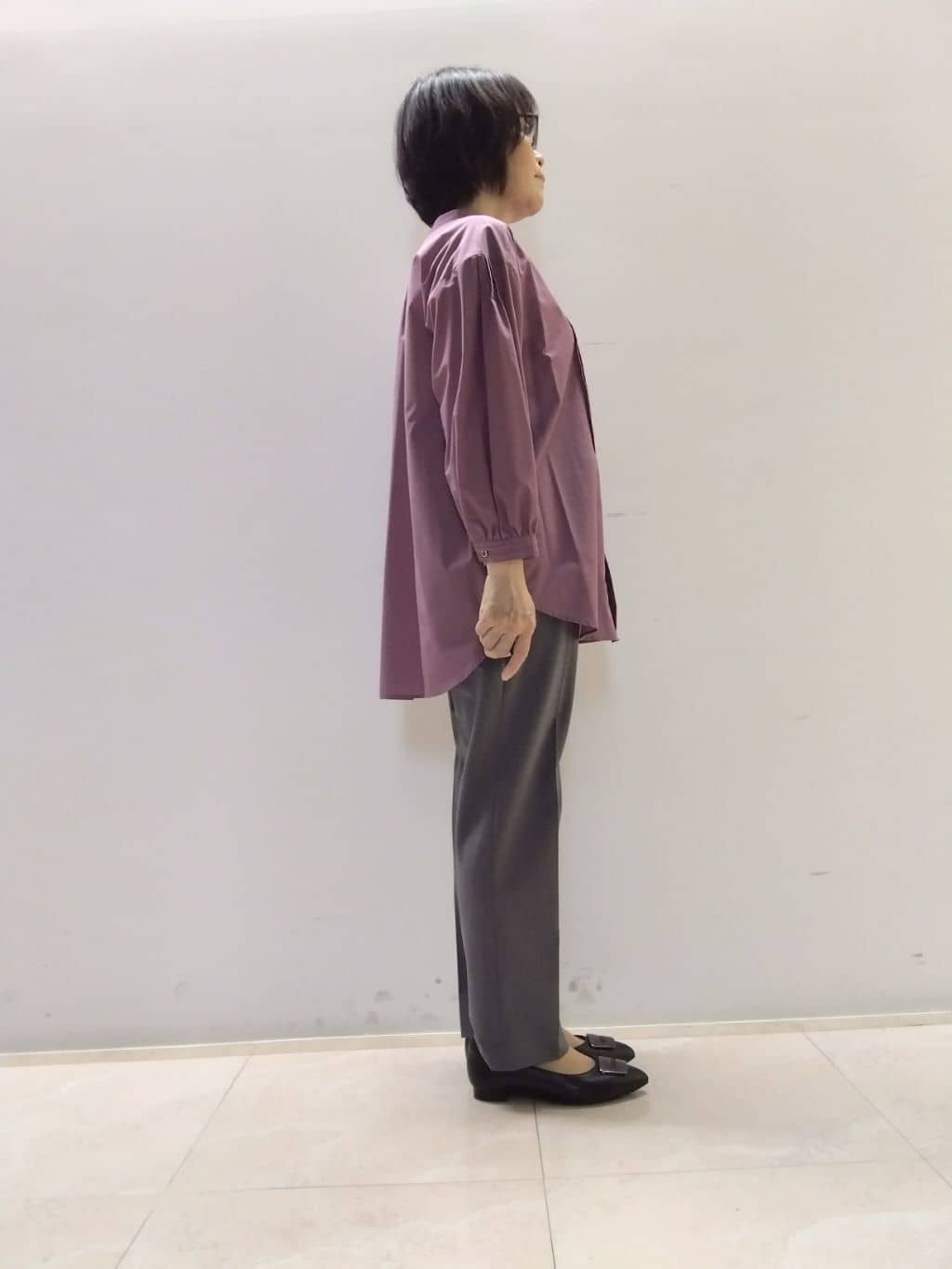 tokuさんの「Reflect｜【程よいゆとり感／体型カバー】ピンタックデザインシャンブレーブラウス」を使ったコーディネート