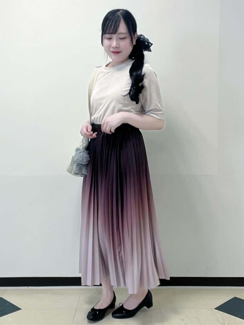 Hitomiさんの「index｜《andGIRL掲載》ベロアボクシーTシャツ【洗濯機洗い可】」を使ったコーディネート