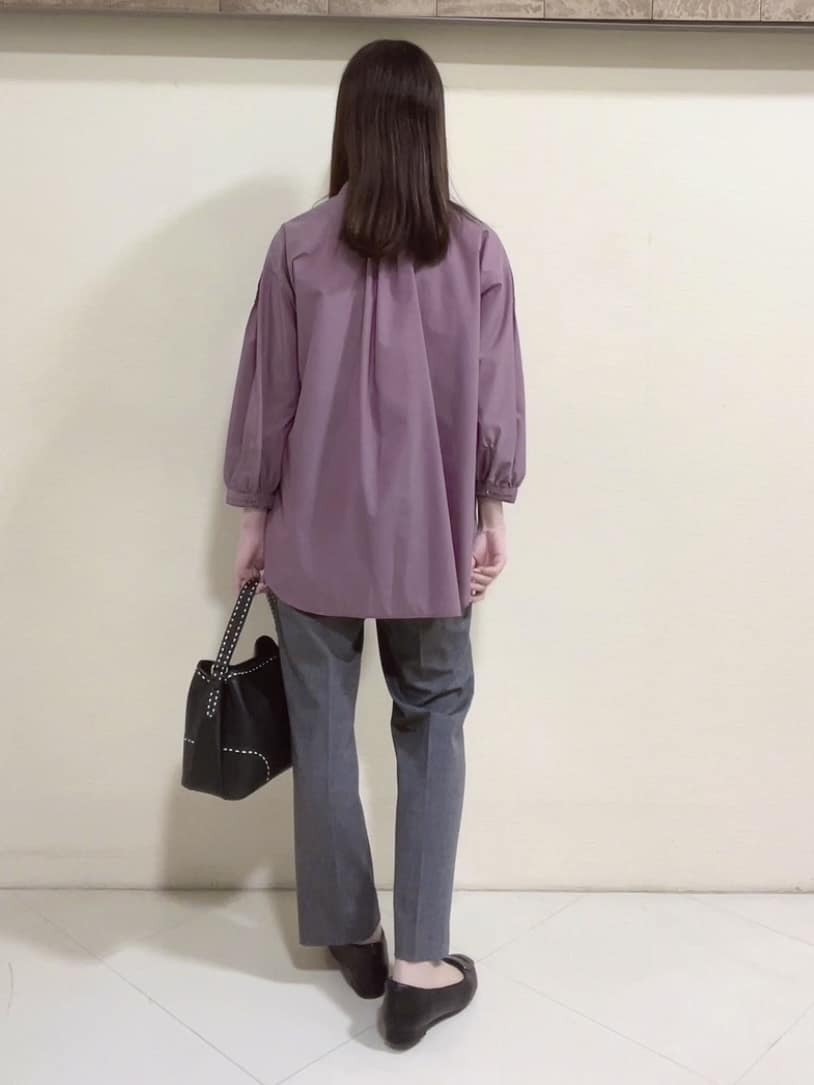yukaさんの「Reflect｜【程よいゆとり感／体型カバー】ピンタックデザインシャンブレーブラウス」を使ったコーディネート
