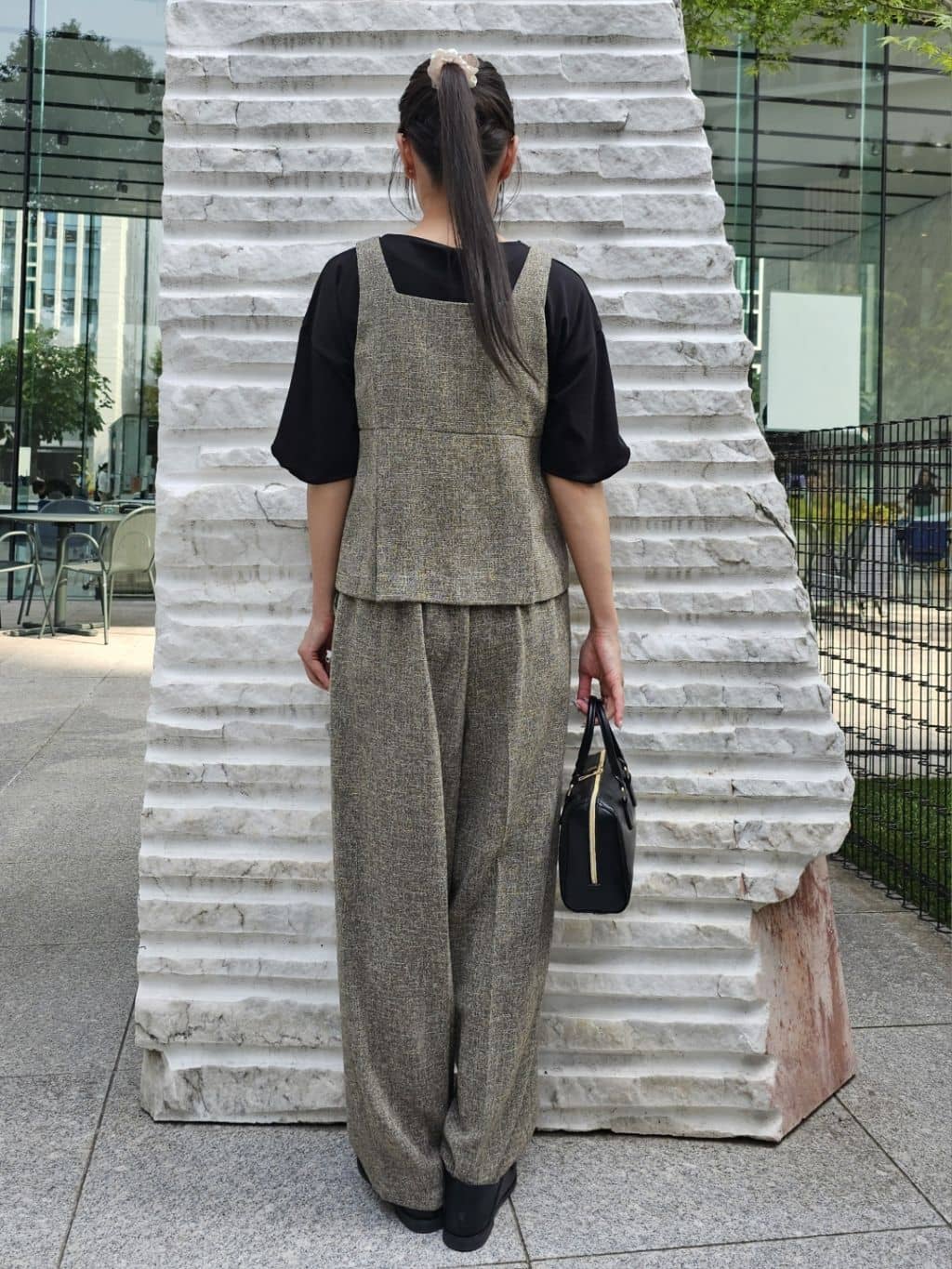 ゆゆさんの「SHOO･LA･RUE｜【ひんやり/洗える/S-LL】袖ねじりシルケットトップス」を使ったコーディネート
