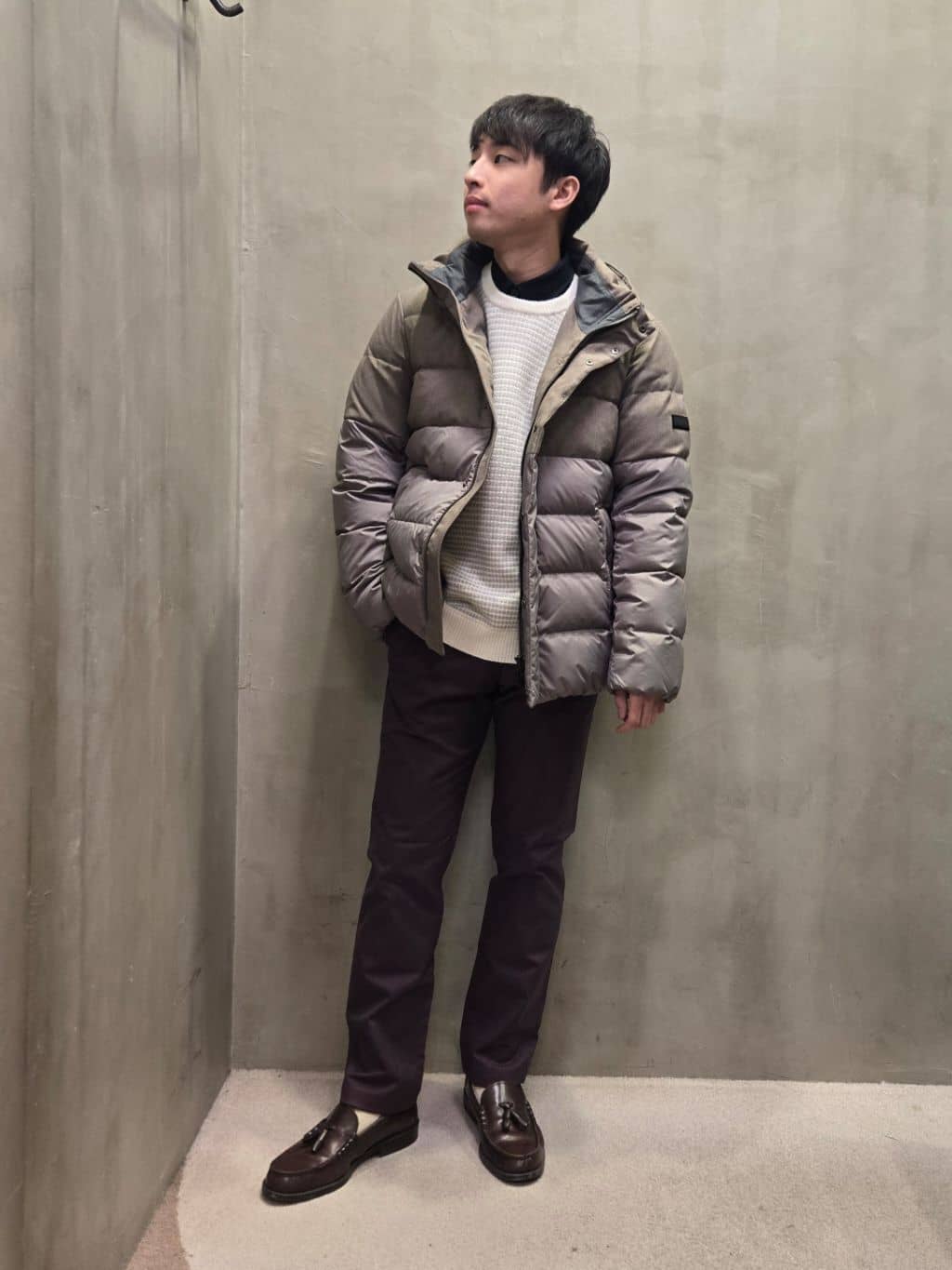 白木駆さんの「TAKEO KIKUCHI｜【全7サイズ&times;8色展開！】トップマルチヘリンボン パンツ」を使ったコーディネート