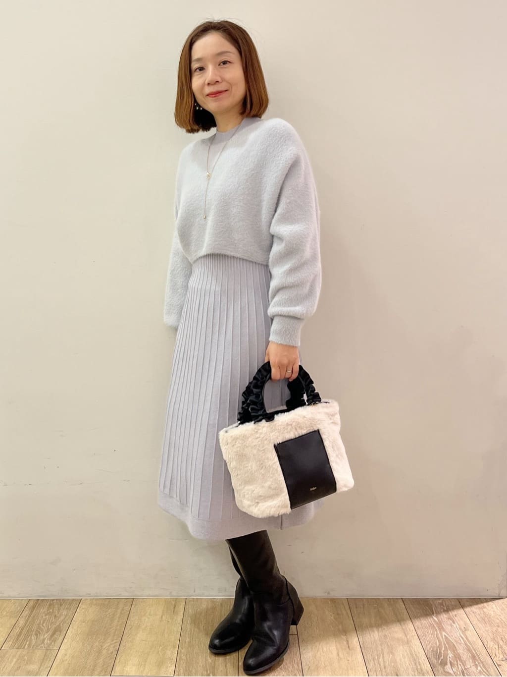 kcさんの「OPAQUE.CLIP｜ラメフェザープルオーバーセット ニットワンピース【洗濯機OK】《XS～LL》」を使ったコーディネート