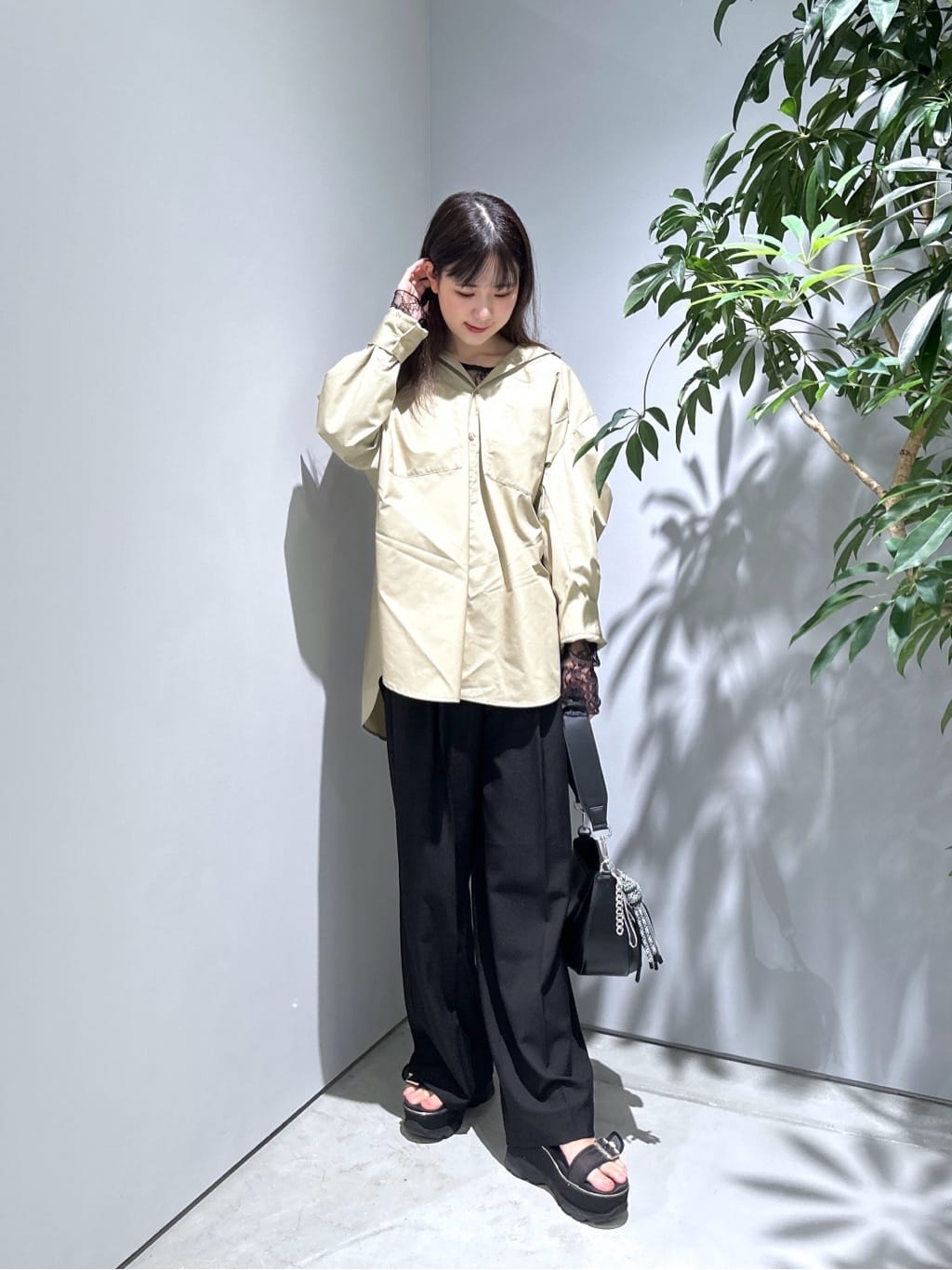Renoさんの「INDIVI｜レースストレッチカットソー」を使ったコーディネート
