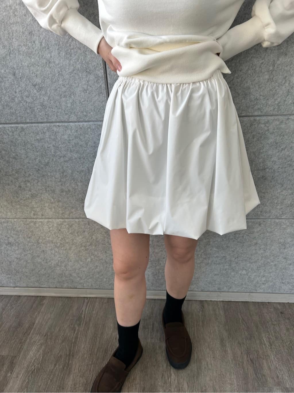 honoka Aさんの「CODE A｜off－shoulder sweat」を使ったコーディネート
