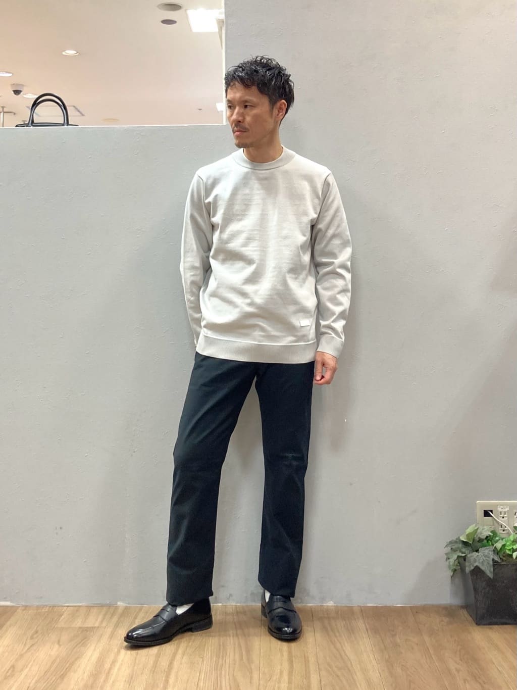 シュンさんの「TAKEO KIKUCHI｜【Made in JAPAN】播州織 ストレッチ パンツ」を使ったコーディネート