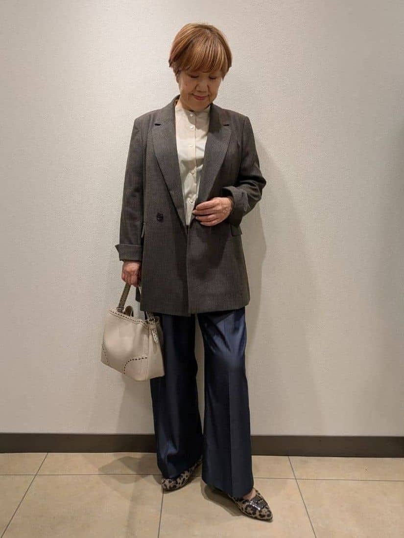 yoshiさんの「Reflect｜【さらっと一枚で決まる／重ね着にもおすすめ◎】タックスリーブシャツブラウス」を使ったコーディネート